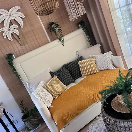 Yuccapark Stephanie *