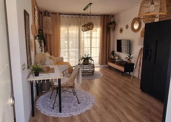 Yuccapark Stephanie アパート アデヘ