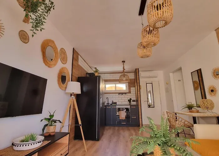 Yuccapark Stephanie Адехе