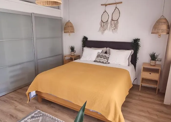 Yuccapark Stephanie アパート *