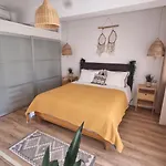 Yuccapark Stephanie Apartman *